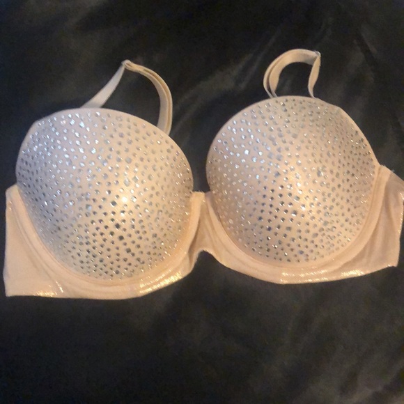 Victoria's Secret Dream Angels Crystal Nude Bra - Picture 5 of 13